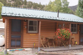 The Forget-Me-Not Cabin with Mountain Views